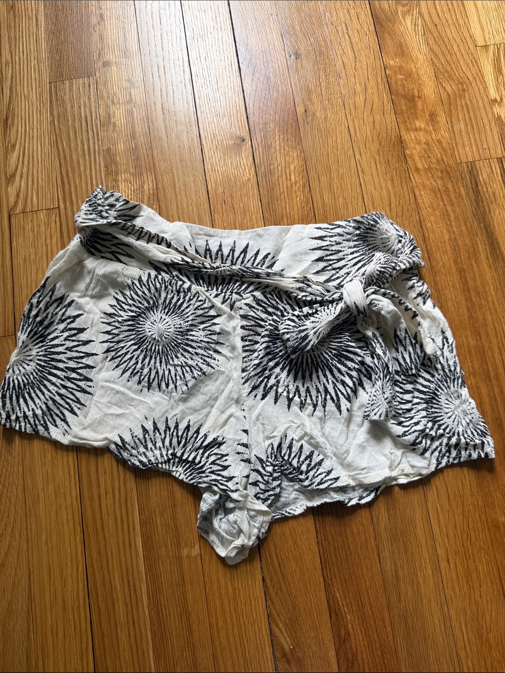 Lightweight White Sunburst Print Wrap Shorts